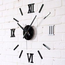 Nástenné hodiny s rímskymi číslicami – čierne