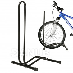 Čierny kovový stojan na bicykel...