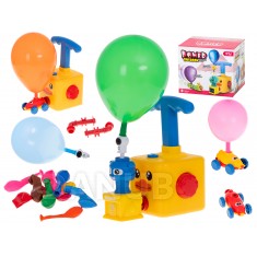 Detská hra s nafukovacími balónikmi ...