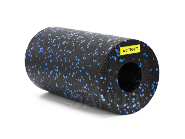 Masážny valec/roller - stredne tvrdý penový valec - čierno-modrý