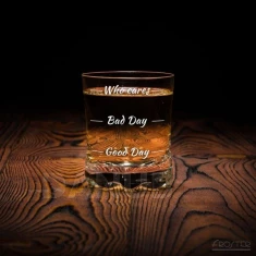 Pohár na whiskey: Who Cares